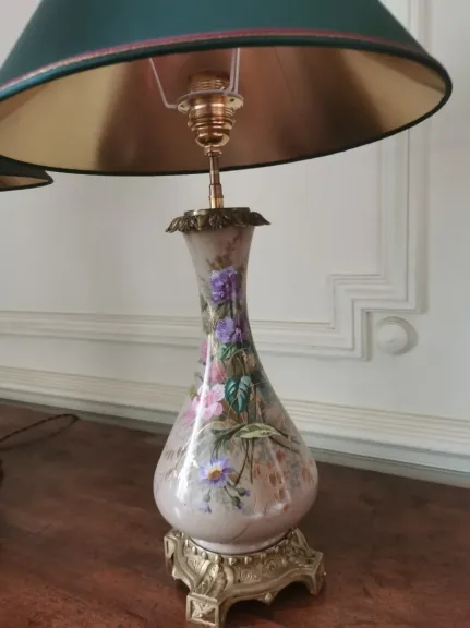PAAR BRONZEN EN PORSELEINEN LAMPEN