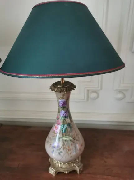 PAAR BRONZEN EN PORSELEINEN LAMPEN