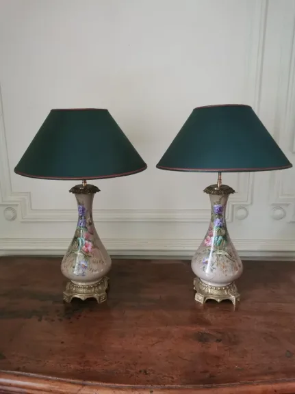 PAAR BRONZEN EN PORSELEINEN LAMPEN