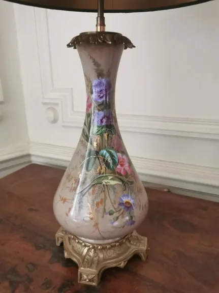 PAAR BRONZEN EN PORSELEINEN LAMPEN