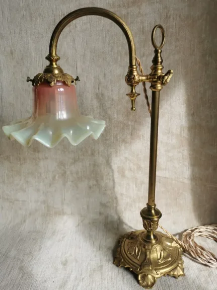 Lampe de bureau ou salon en bronze doré mat XXème