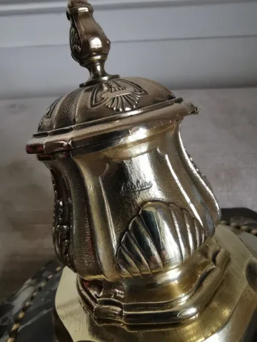 Encrier en bronze sur marbre, signé Lelièvre Octave