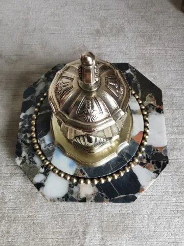 Encrier en bronze sur marbre, signé Lelièvre Octave