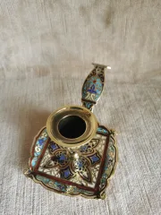 KERZENHALTER AUS BRONZE UND EMAILLE