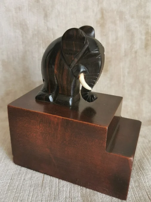 BUCHSTÜTZEN AUS DER ART-DECO-ZEIT
