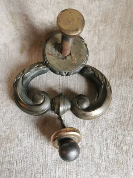Heurtoir de porte en bronze