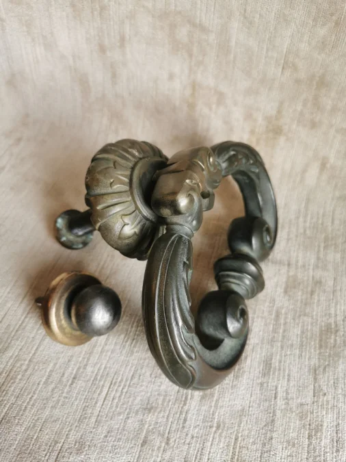 TÜRKLOPFER AUS BRONZE
