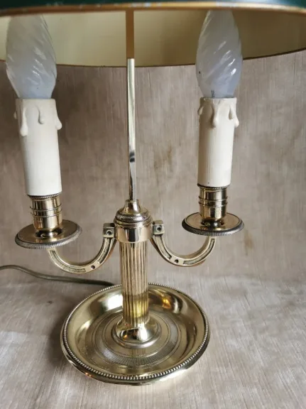 Lampe bouillotte en bronze à deux bras de lumière