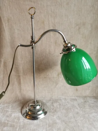 Lampe de bureau en laiton chromé avec opaline verte