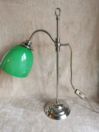 Lampe de bureau en laiton chromé avec opaline verte