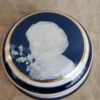 No - 231 - Boîte coffret bonbonnière en porcelaine de Camille Tharaud