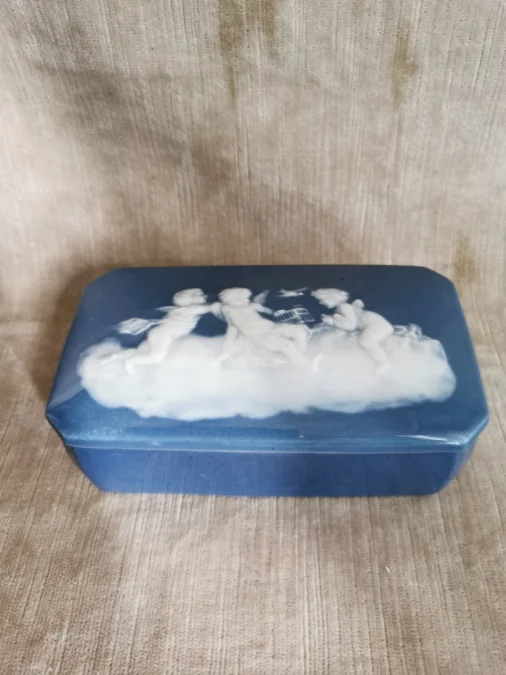 PORZELLAN-BOX