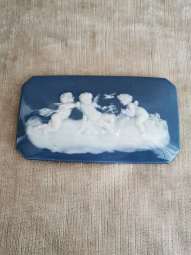 PORCELAIN BOX