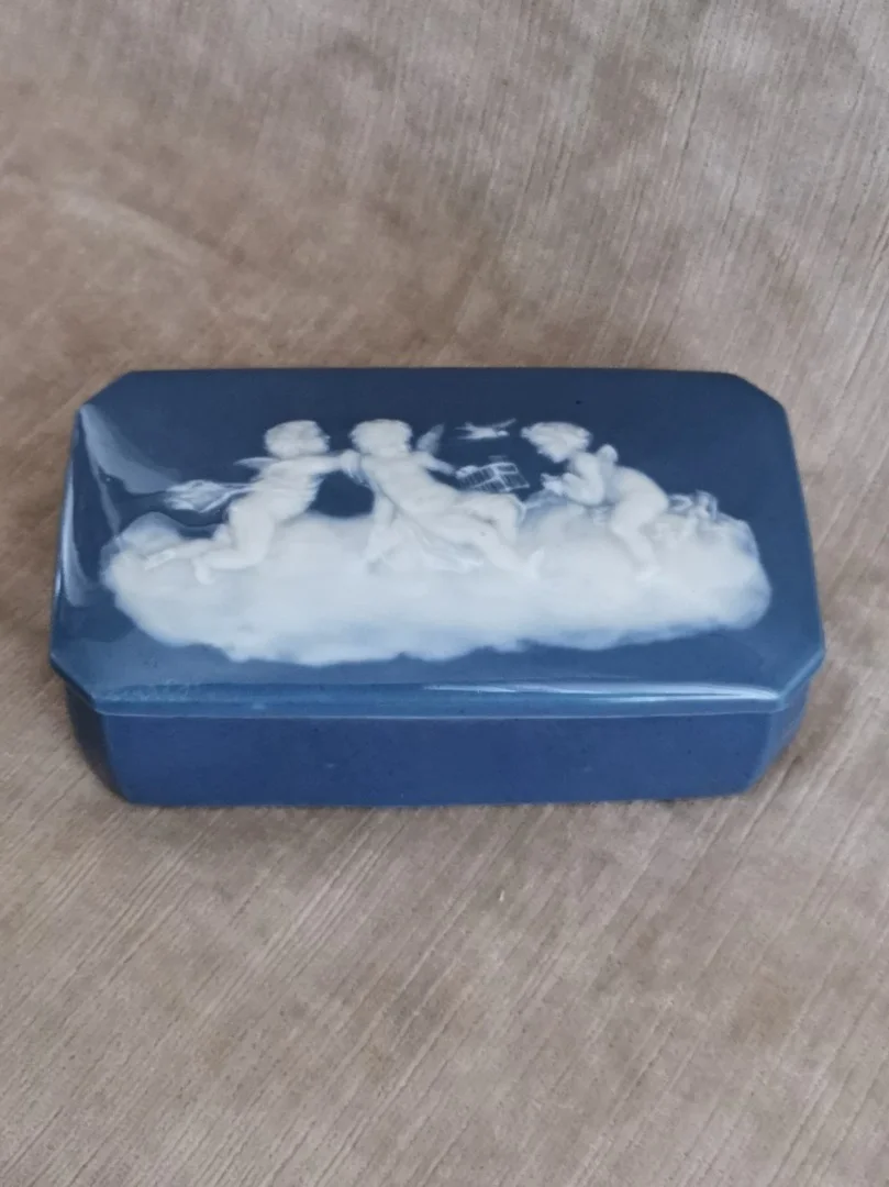 PORZELLAN-BOX