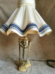 LAMPE IM FRANZÖSISCHEN EMPIRE-STIL