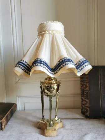 Ancienne lampe en bronze style Empire