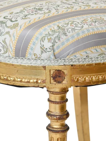 Pair of Louis XVI-style gilt wood chairs — Good condition