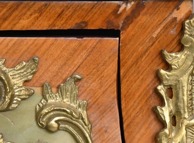 Louis XV style commode with Vernis Martin decoration depicting a galant scene — Good condition