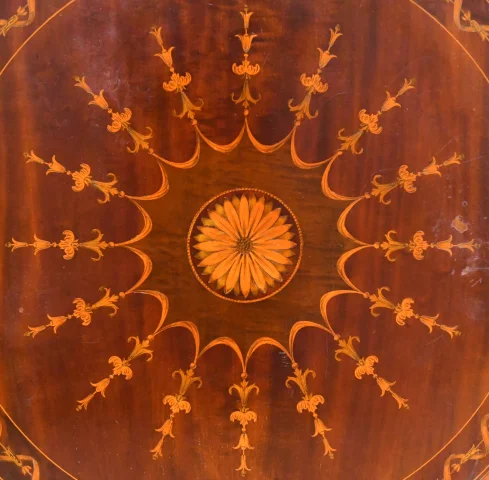Engelse marqueterie guéridon met twee bladen — Goede staat