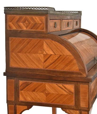 Bureau cylindre de style Louis XVI — Bon état