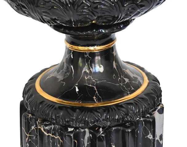 Tommaso Barbi für B. Ceramiche – Bedeutende Vase mit Säule aus marmorimitierender Keramik — Sehr guter Zustand