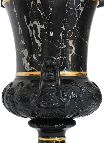 Tommaso Barbi für B. Ceramiche – Bedeutende Vase mit Säule aus marmorimitierender Keramik — Sehr guter Zustand
