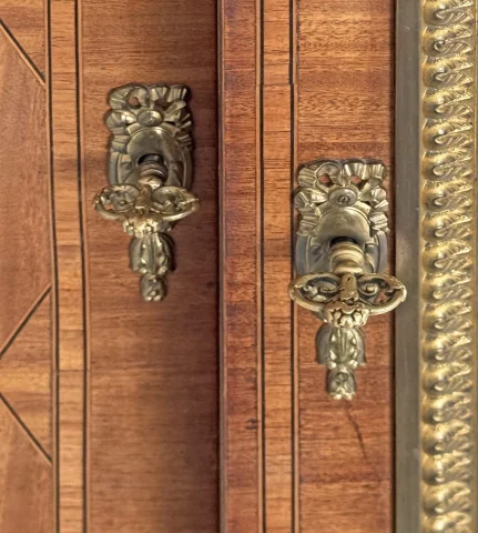 Bedroom suite in Louis XVI style, stamped Georges Guerin à Paris — Good condition