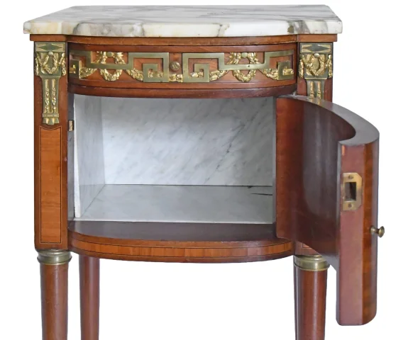 Bedroom suite in Louis XVI style, stamped Georges Guerin à Paris — Good condition