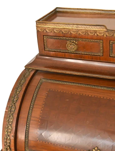 Louis XVI-style cylinder bureau in marquetry — Good condition