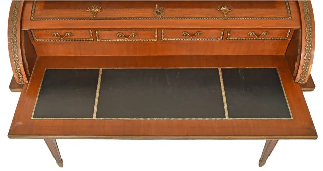 Louis XVI-style cylinder bureau in marquetry — Good condition