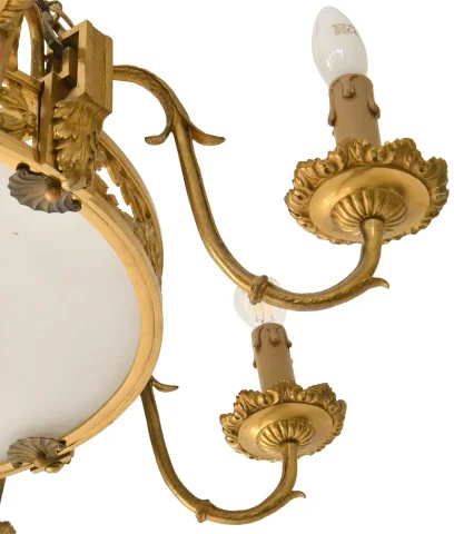 Achtarmiger Kronleuchter im Louis-XVI-Stil aus vergoldetem Bronze und Glas — Guter Zustand