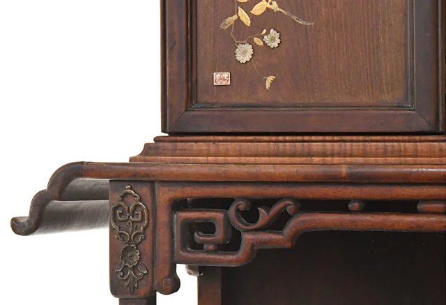 Japonisierendes Cabinet im Geschmack von Gabriel Viardot — Befriedigender Zustand