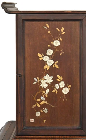 Japonisierendes Cabinet im Geschmack von Gabriel Viardot — Befriedigender Zustand