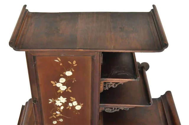 Japonisierendes Cabinet im Geschmack von Gabriel Viardot — Befriedigender Zustand