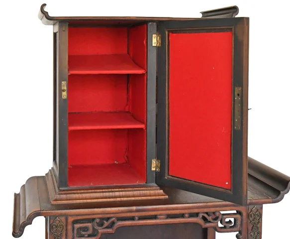 Japonisierendes Cabinet im Geschmack von Gabriel Viardot — Befriedigender Zustand