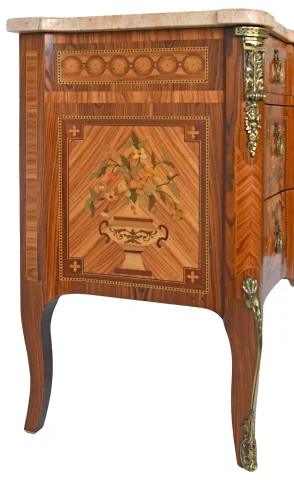 Transition-style marquetry commode — Good condition