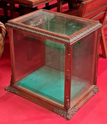 Rare Vitrine de comptoir / vitrine d'exposition en noyer — Très bon état
