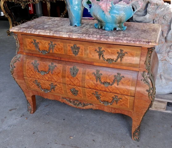 Commode tombeau路易十五风格，镶嵌细工与大理石 — 一般