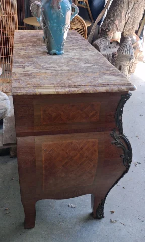 Commode tombeau路易十五风格，镶嵌细工与大理石 — 一般