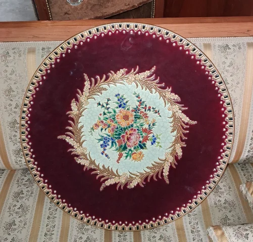 Immense plat décoratif en émaux de Longwy – Décor Maintenon — Très bon état
