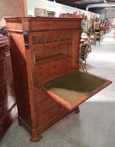 Charles X fall-front secrétaire in elm burl – 19th century — Fair condition