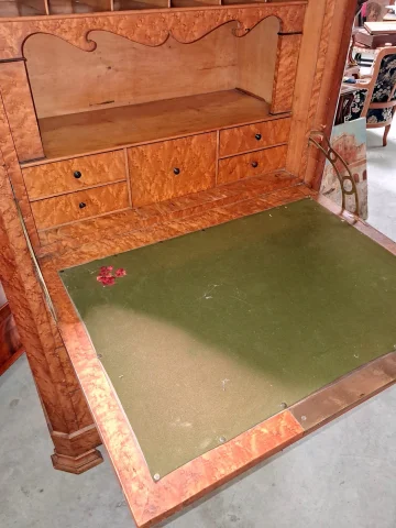 Charles X fall-front secrétaire in elm burl – 19th century — Fair condition