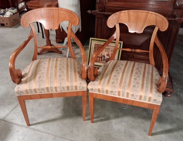 Paire de fauteuils d'époque Biedermeier en bois clair – XIXe siècle — Très bon état