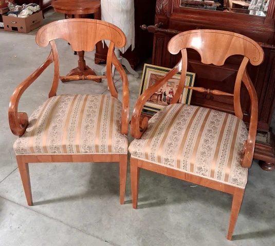 Paire de fauteuils d'époque Biedermeier en bois clair – XIXe siècle — Très bon état