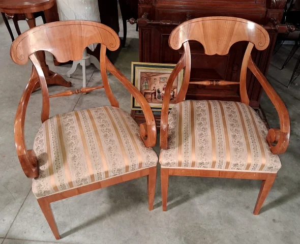 Paire de fauteuils d'époque Biedermeier en bois clair – XIXe siècle — Très bon état
