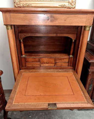 Secrétaire à abattant d'époque Empire en noyer – Début XIXe siècle — État correct