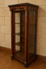 Empire-style vitrine in mahogany and gilt bronze, black marble top – 19th century