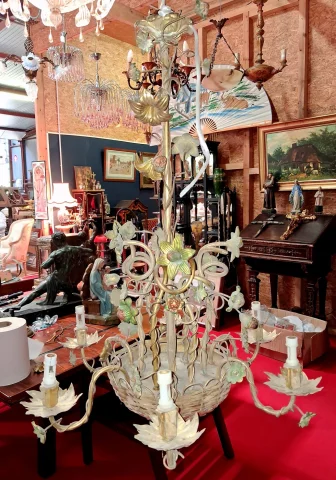 Grand lustre floral Art nouveau en bronze et métal patiné — Bon état