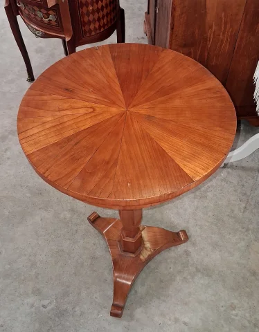 Guéridon d'époque Biedermeier en bois clair – XIXe siècle — Bon état