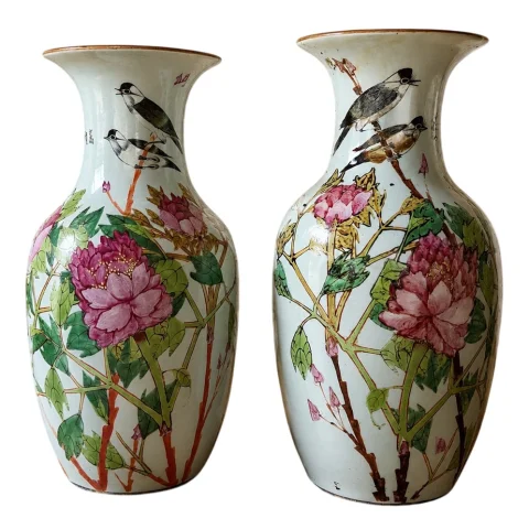 Pair of Large Chinese Porcelain Vases with Floral and Bird Decoration, 19th Century — Good condition